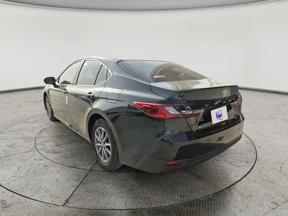 Toyota Camry  E 2025 