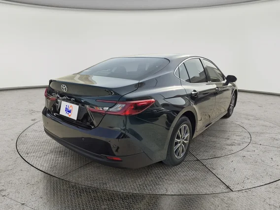 Toyota Camry  E 2025 