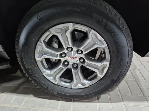 جي إم سي  يوكن SLE 2023 