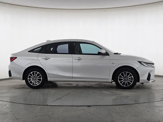 تويوتا يارس Y 2023 