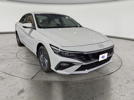 Hyundai Elantra Smart 2024 