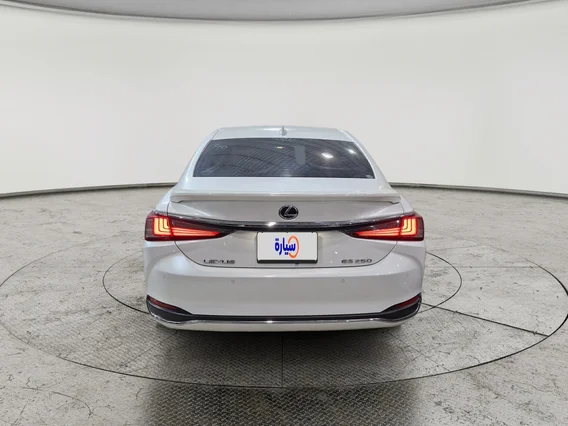 Lexus ES 250 2022 