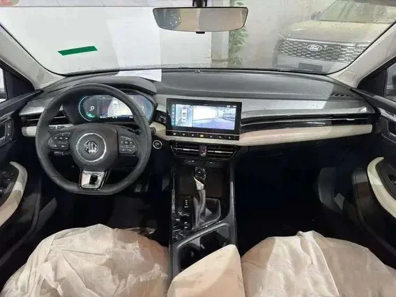 MG 5 Deluxe MCE 2025 