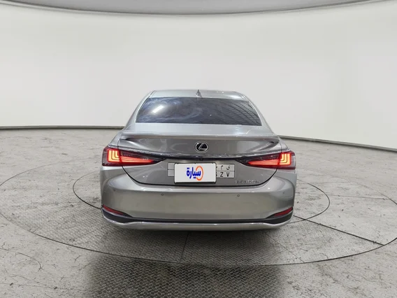 لكزس ES 300 H 2024 