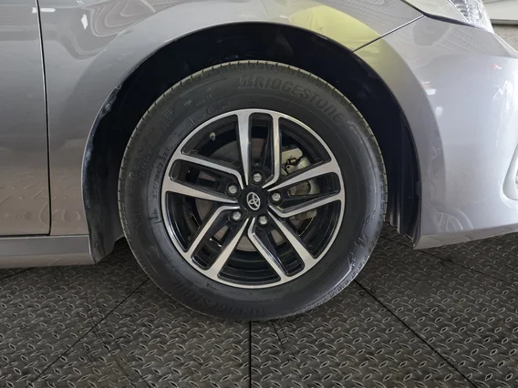 Toyota Camry  LE HEV 2023 