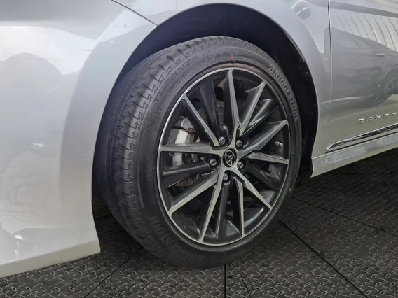 تويوتا كامري GLE HEV  2024 