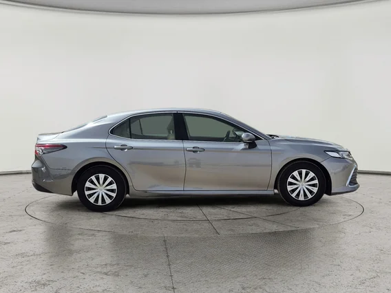 تويوتا كامري LE 2021 