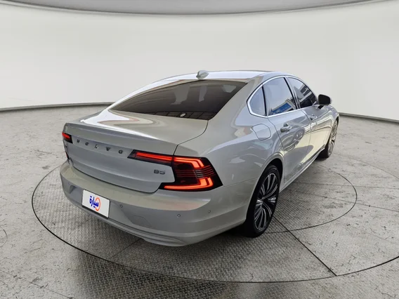 Volvo S90  2024 