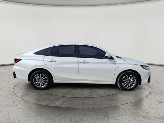 تويوتا يارس Y 2023 