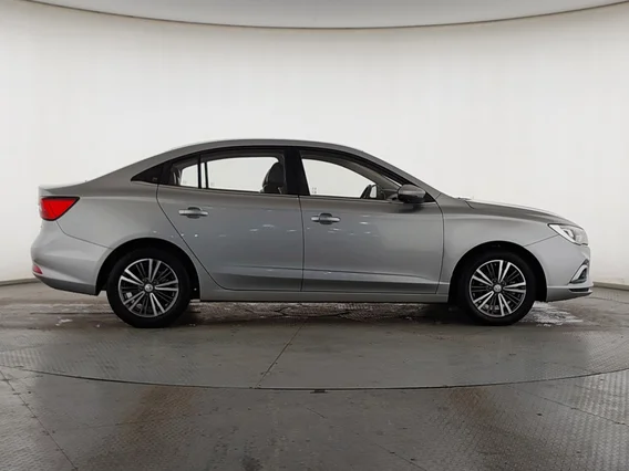 ام جي 5 LUX 2023 