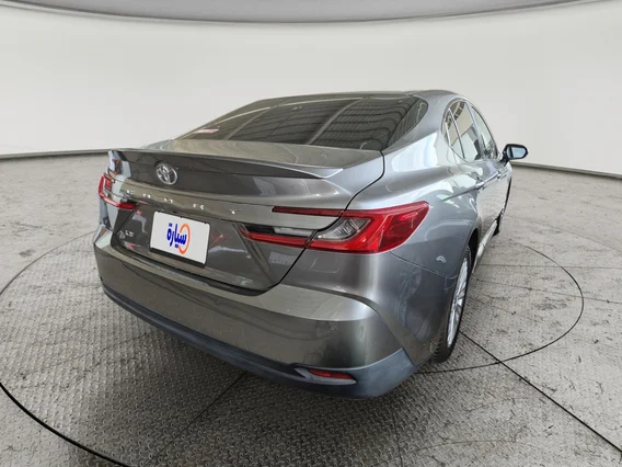 Toyota Camry  LE 2025 