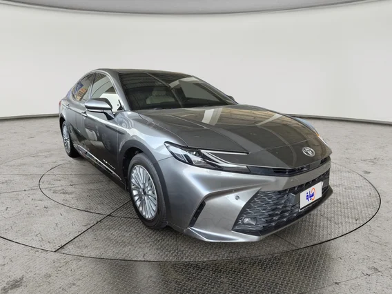 Toyota Camry  LE 2025 