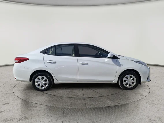 Toyota Yaris  Y 2022 