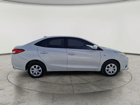 Toyota Yaris  Y 2022 