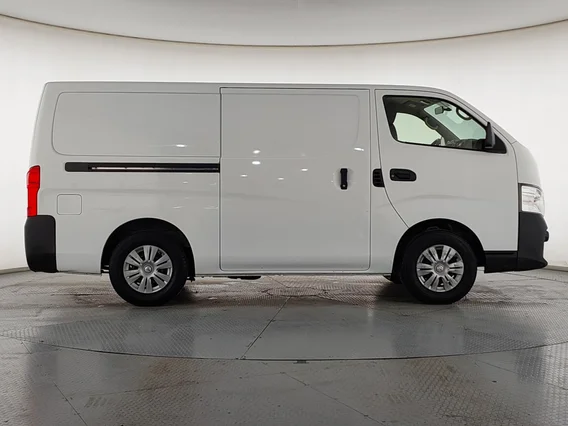 نيسان باص اورفان NV350 2021 