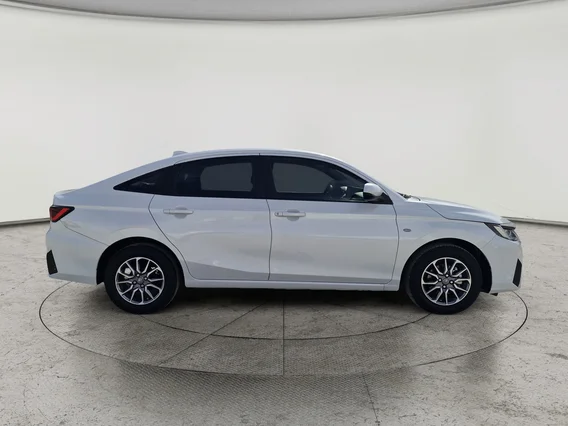 تويوتا يارس Y 2024 