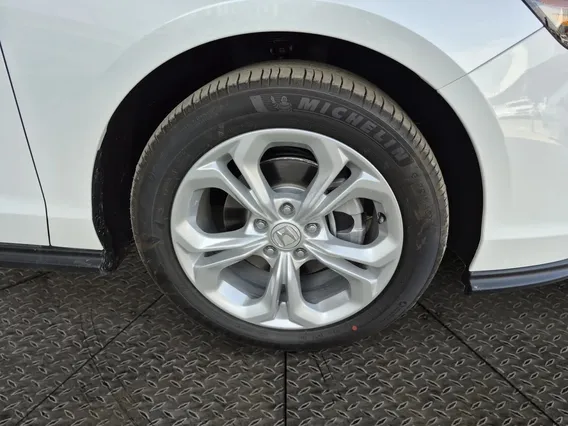 هوندا اكورد LX 2025 