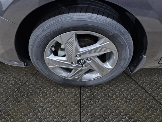 Hyundai Accent Mid 2023 