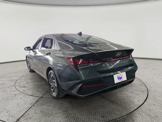 Hyundai Elantra Smart 2024 