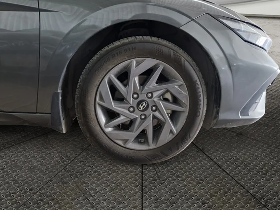 Hyundai Elantra Smart 2024 