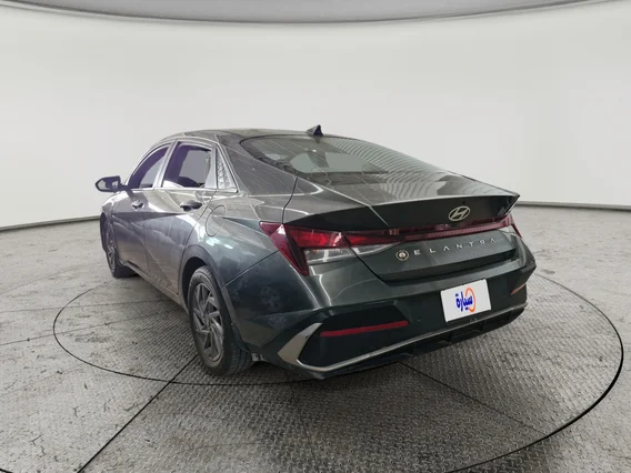 Hyundai Elantra Smart 2024 