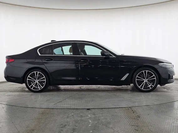 BMW 5 Series 520i 2023 