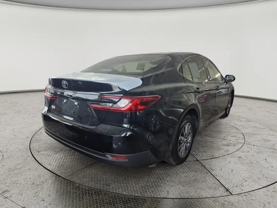 Toyota Camry  E 2025 
