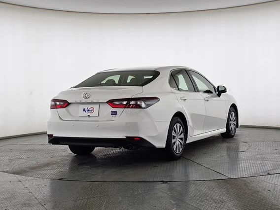 تويوتا كامري LE 2023 