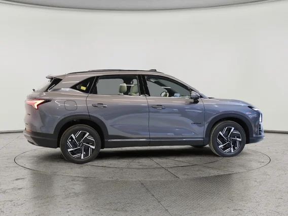 شفروليه كابتيفا PHEV Premier 2026 