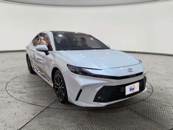 Toyota Camry  LE HEV 2025 