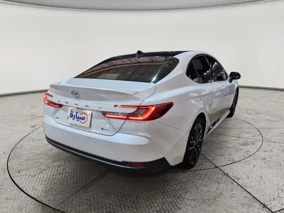 Toyota Camry  LE HEV 2025 
