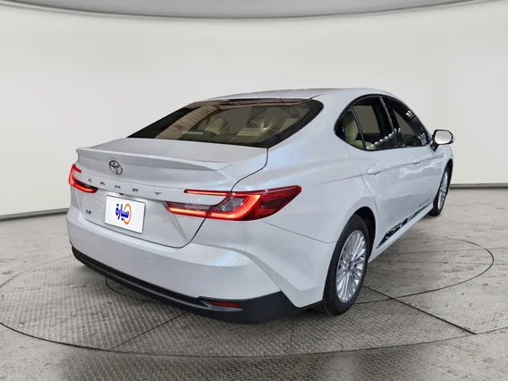 Toyota Camry  LE 2025 