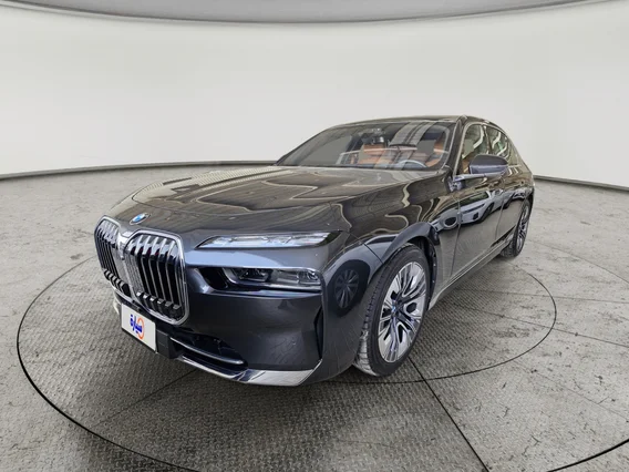 BMW 7 Series 735i 2024 