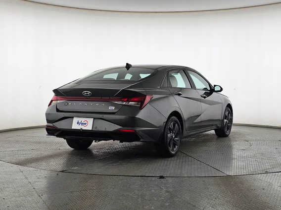 Hyundai Elantra Smart 2023 