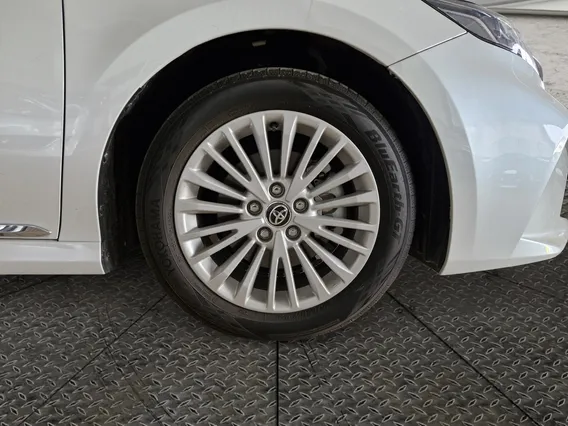 Toyota Camry  LE 2025 