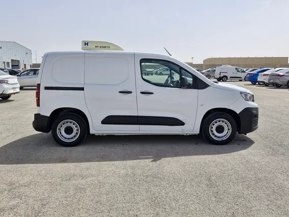بيجو بارتنر Short van 2022 