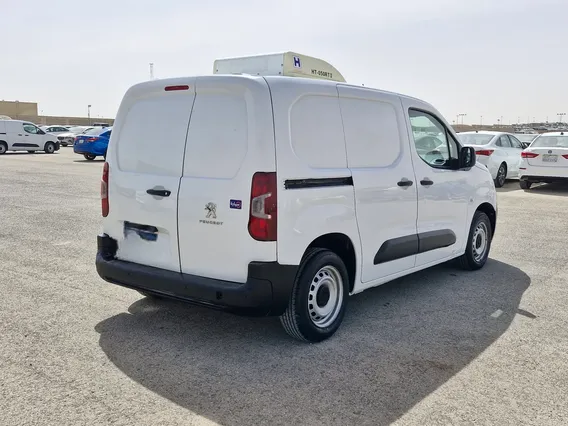 بيجو بارتنر Short van 2022 