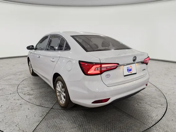 ام جي 5 STD 2023 