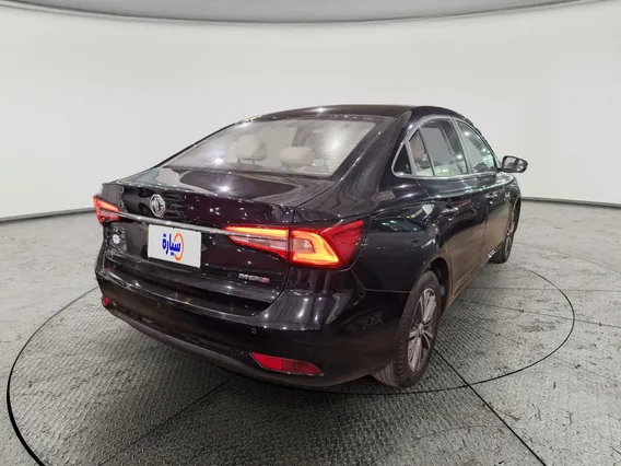 ام جي 5 LUX 2023 