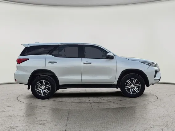 Toyota Fortuner GX 2024 