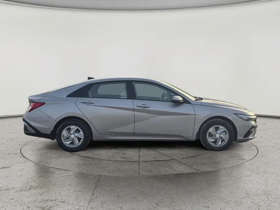 Hyundai Elantra Smart 2024 