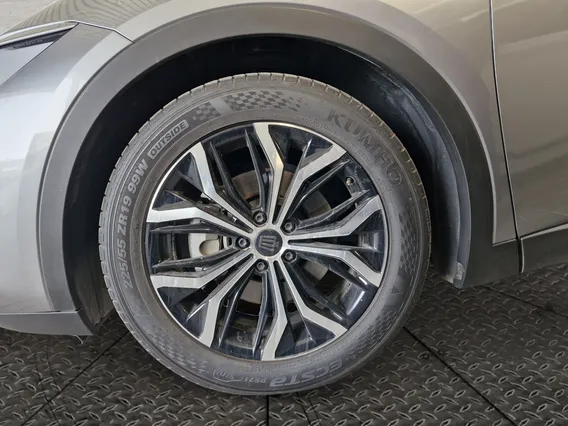 Toyota Crown Premium 2023 