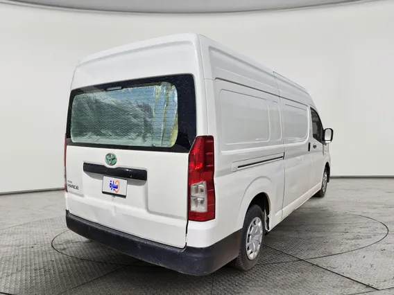 تويوتا هايس ثلاجة سقف عالي 2022 