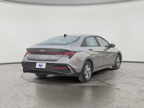 Hyundai Elantra Smart 2024 