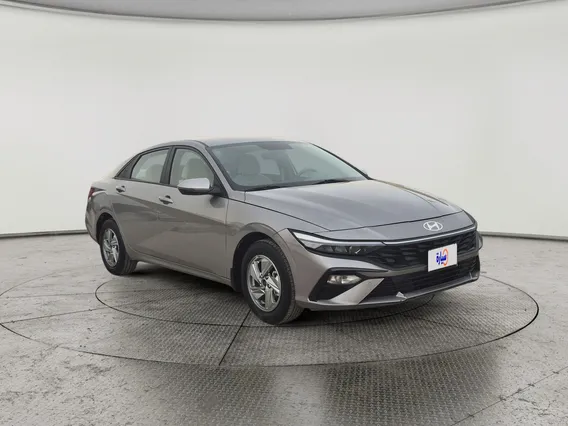 Hyundai Elantra Smart 2024 