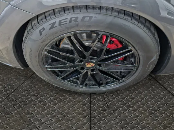 Porsche Cayenne GTS 2025 