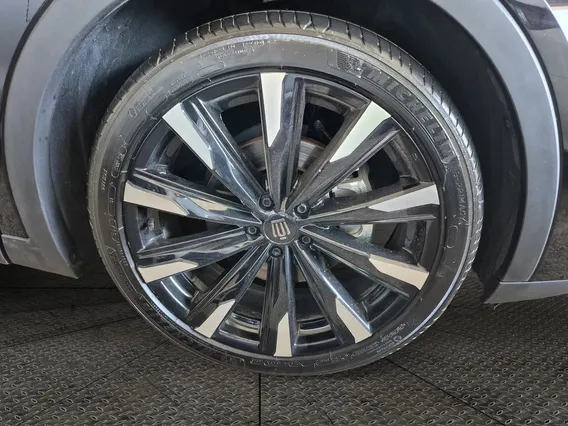 Toyota Crown Majesta 2023 