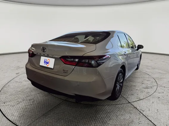 تويوتا كامري LE 2024 