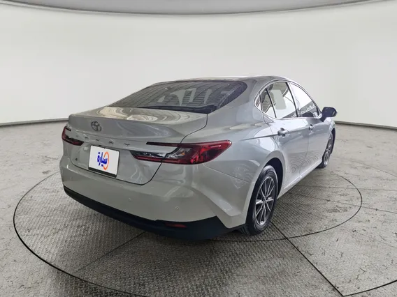 Toyota Camry  E 2025 