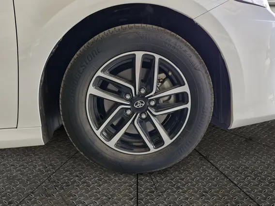 Toyota Camry  LE HEV 2024 